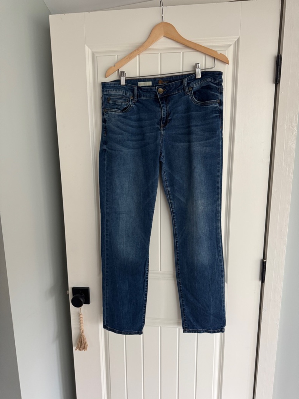 Kut from the Kloth Mid-Rise Straight Leg Jeans in Dark Blue Wash